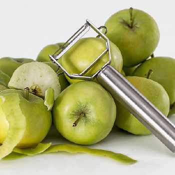 Apple, Carrot and Raisin Salad