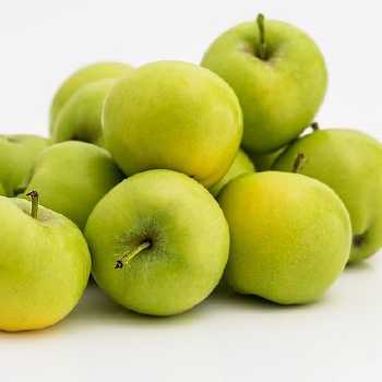 Apple, Celery and Green Pepper Salad