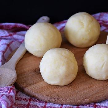 Praskovy Knedliky (Baking Powder Dumplings)