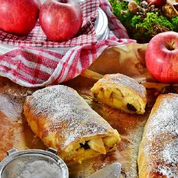 Strudl s Jablky (Apple Strudl)