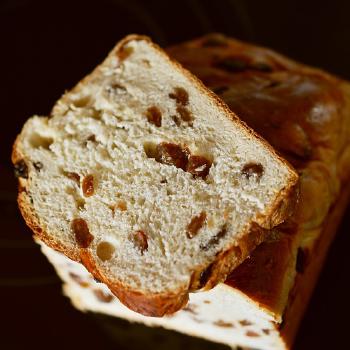 Whole-Wheat Butterscotch Raisin Bread